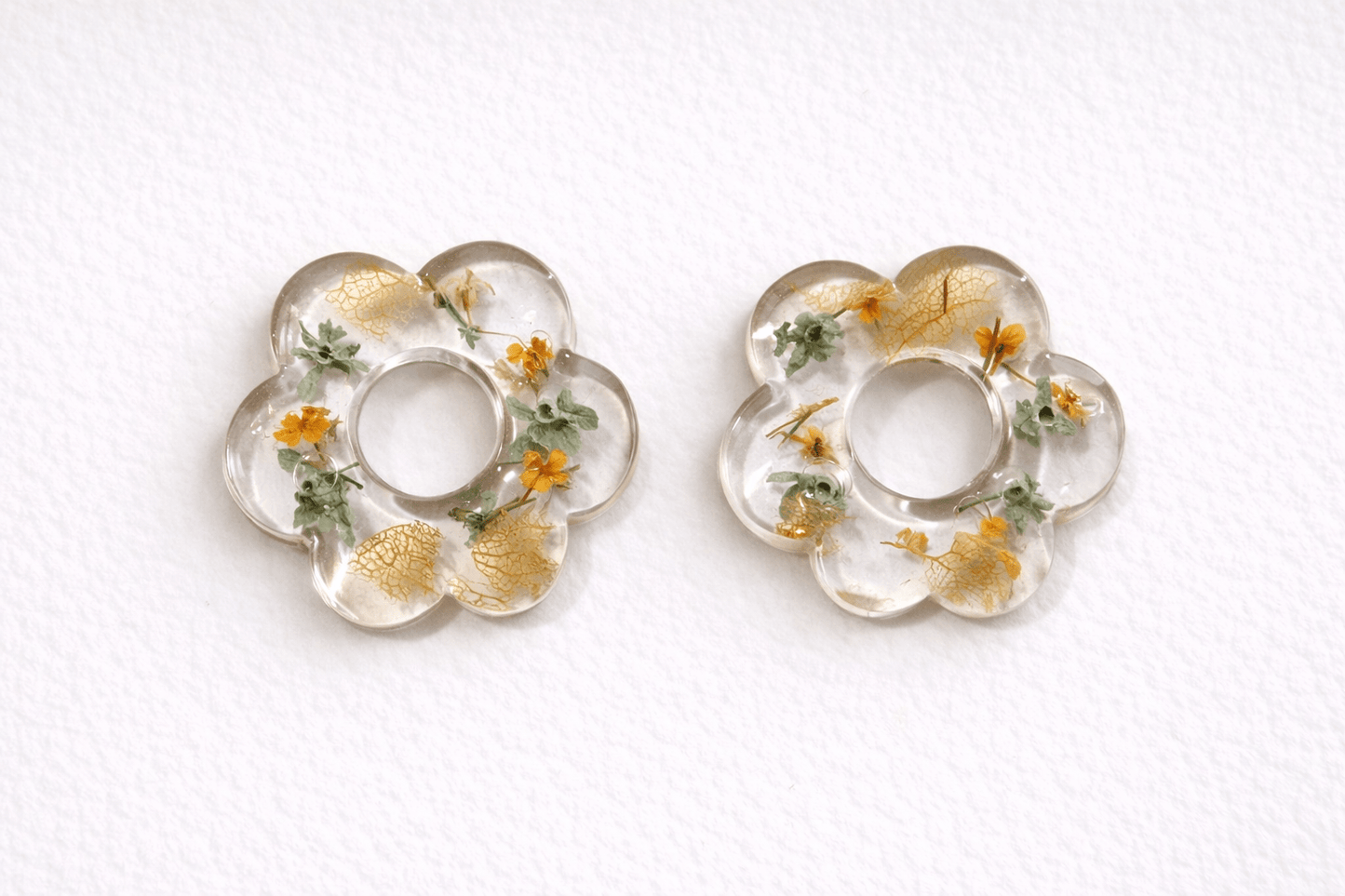 Pampilles fleurs séchées vert sauge orange - Boucles d'oreilles interchangeables résine fait main France